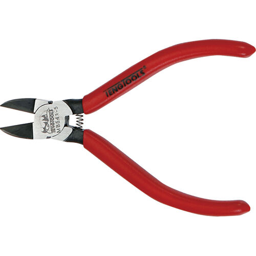 Teng Mega Bite 5" Plastic Side Cutter MB541-5 Special Shaped Cutting Angle - Ideal For Cutting Cable Tie Tails Flush
Suitable For Cutting Other Soft Materials Such As Lead, Tin, Etc.
Return Spring For Easier Operation
Vinyl Grip For Easier Use In Pockets Or Tool Pouches